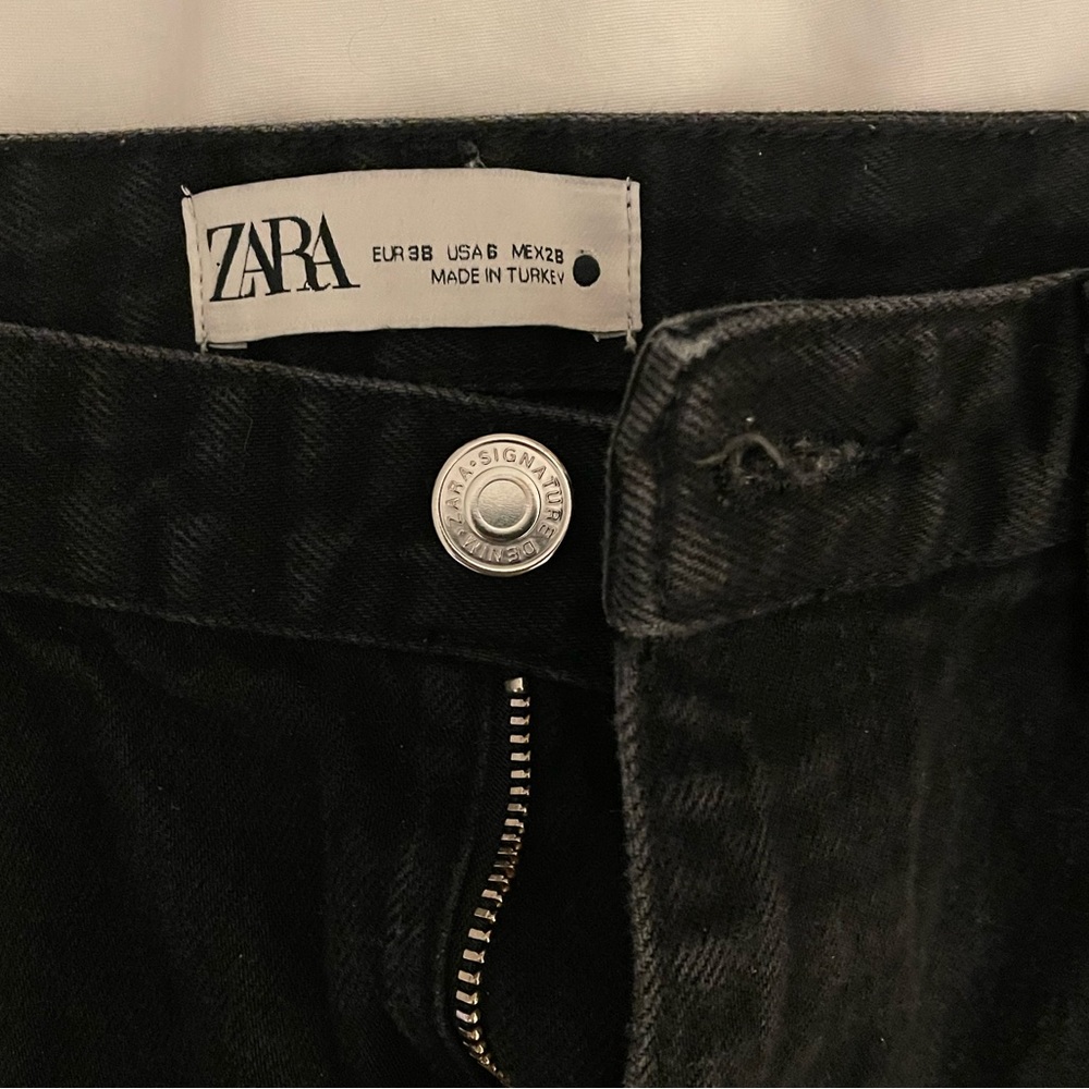 Black denim Zara jeans